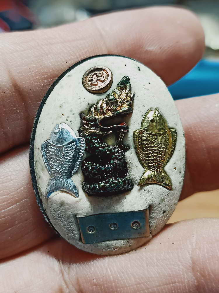 4-148 ล็อกเก็ตมหาบารมี รุ่นแรก หลวงปู่มูล วัดสมศรี อ.เมือง จ.ขอนแก่น 2562 เลข 111 กล่องเดิม