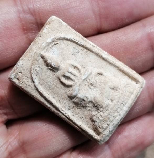 พระสมเด็จทรงสิงห์​ กรุต้นพิกุล หลวงพ่อกวย วัดโฆษิตาราม จ.ชัยนาท ปี​ 2509-10​ เคาะเดียว   