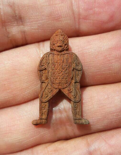 หุ่นพยนต์ หลวงพ่อเมียน กลฺยาโณ รุ่นเมียนทรัพย์ เมียนสุข วัดบ้านจะเนียง จ.บุรีรัมย์ เคาะเดียว