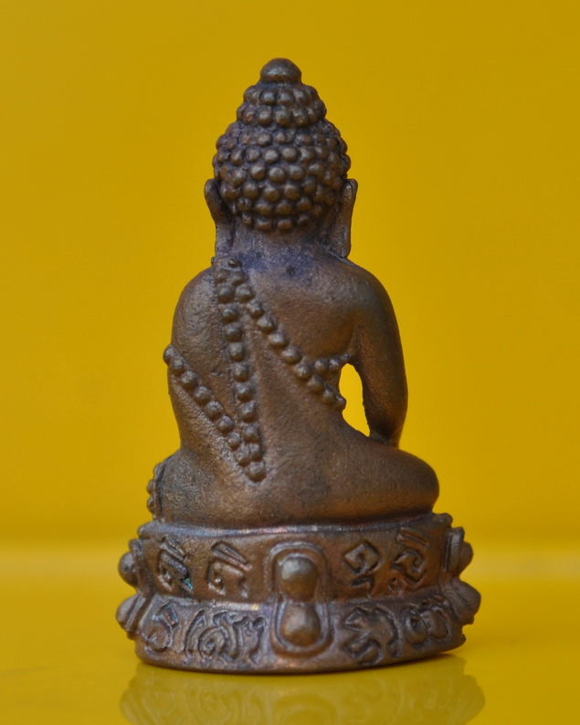 พระกริ่งปริวาส หลวงพ่อไวทย์ 