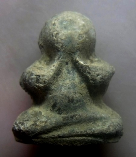 **เบาๆ**พระปิดตา พิมพ์แบบวัดสะพานสูง เนื้อผงลงรัก เก่าๆ**เนื้อจัด สวยๆ เชิญชมครับ