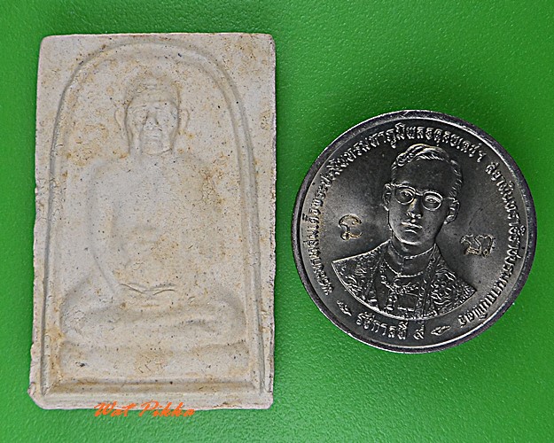 พระผงรูปเหมือนหลวงพ่อทองเบิ้ม วัดวังยาว ประจวบคีรีขันธ์ .1755.*