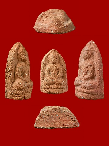 พระชัยวัฒน์ เจ้าคุณศรีสนธิ์  เนื้อดิน ผสมผงพุทธคุณปี2485 วัดสุทัศน์ กทม