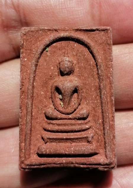 พระสมเด็จพิมพ์ใหญ่(เอวเล็ก)​ หลังพระสิวลี​ เนื้อเผง​ หลวงพ่อกวย​ วัดโฆษิตาราม​ ปี​ 2515 เคาะเดียว  