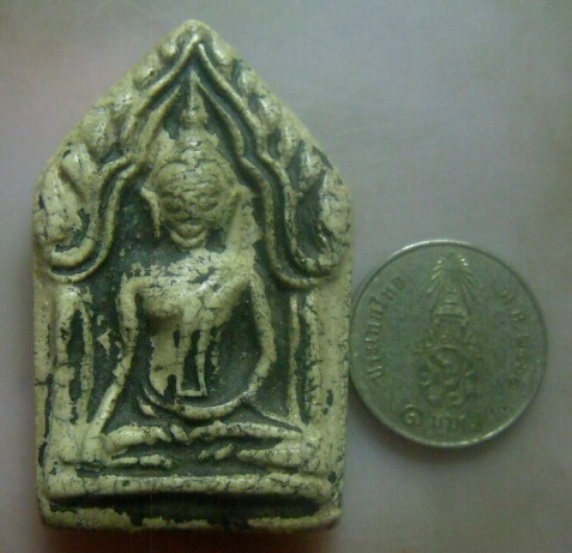 **เบา​ๆ​**พระขุนแผนยอดขุนพล เนื้อผงลงรัก เก่าๆ ไม่ทราบที่**เนื้อจัดๆ เชิญชมครับ 