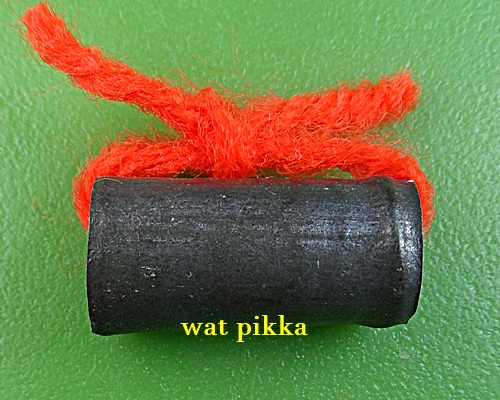 ตะกรุดลูกอมพระพิรุณแสนห่า หลวงปู่สิงห์ วัดบ้านขี้เหล็ก ศรีสะเกษ .4232..