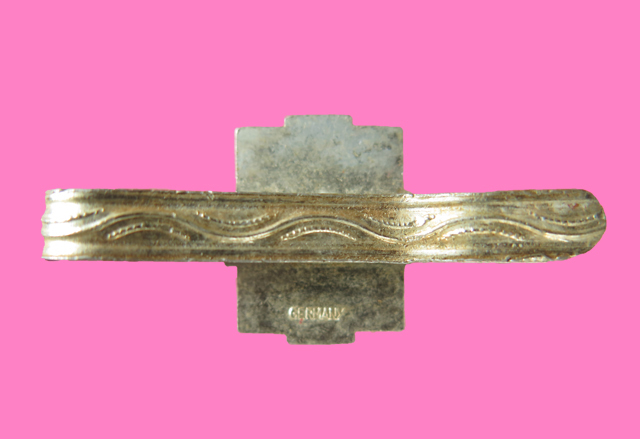 แหนบติดเน็คไท้ หลวงพ่อโสธร 