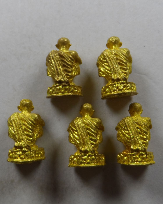 รูปหล่อ (จิ๋ว) หลวงพ่อคูณ วัดบ้านไร่ จ.นครราชสีมา (๕ องค์) ชุดที่ ๑