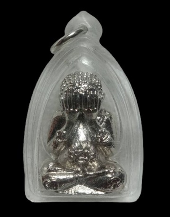 "เคาะเดียว" พระปิดตา เนื้อกะหลั่ยเงิน หลวงปู่หมุน วัดบ้านจาน ศรีสะเกษ หมายเลข 519 เลี่ยมกันน้ำ 