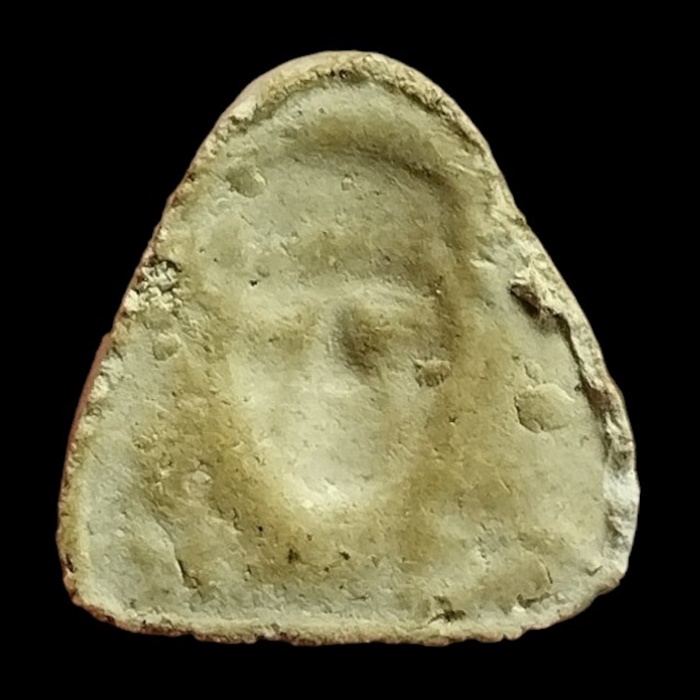 "เคาะเดียว" พระปิดตาหลังรูปเหมือน หลวงพ่อนะ วัดหนองบัว กาญจนบุรี เนื้อผงพุทธคุณ