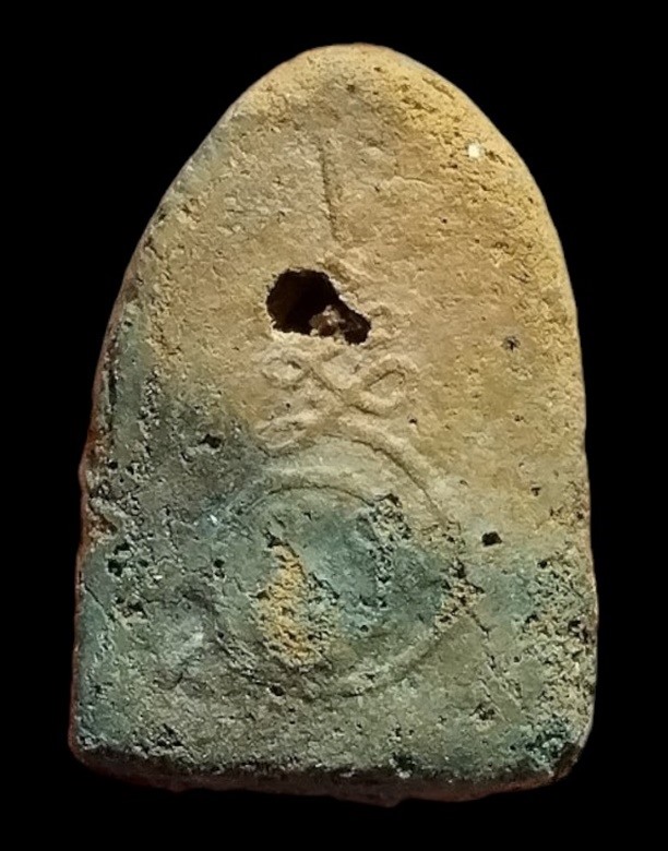 "เคาะเดียว" พระนางกวักเนื้อดิน หลวงพ่อสนองชาติ วัดเย็นสนิทธรรมมาราม กาญจนบุรี 