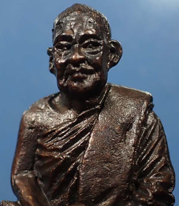 รูปเหมือน หลวงปู่ชา วัดหนองป่าพง รุ่นแรก สภาพแชมป์ประเทศไทย+บัตรรับรองพระแท้*43