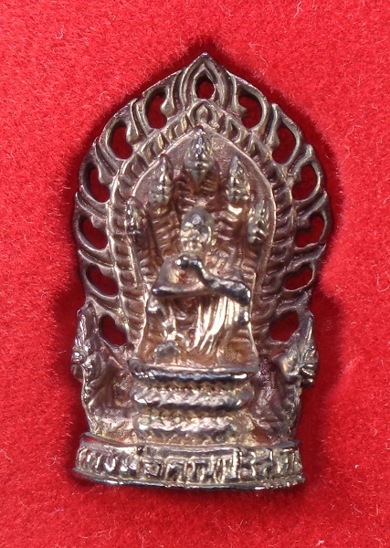 หลวงพ่อคูณ ปริสุโธ วัดบ้านไร่ อ.ด่านขุนทด เนื้อเงินแท้ พิมพ์ปรกลายฉลุเอกลักษณ์ รุ่นคูณพันล้านเสาร์ 5