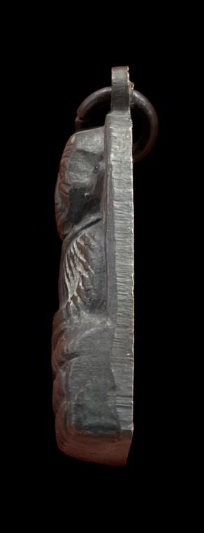 พระหลวงพ่อทวด พิมพ์หลังหนังสือเล็กมีหู เนื้อทองเหลืองรมดำ ปี2508