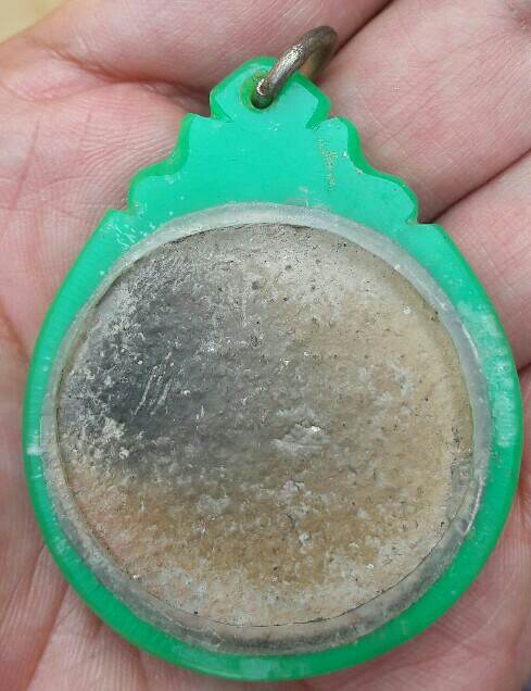 พระไม่ทราบที่ เนื้อดินเผา องค์ใหญ่ๆ เคาะเดียว