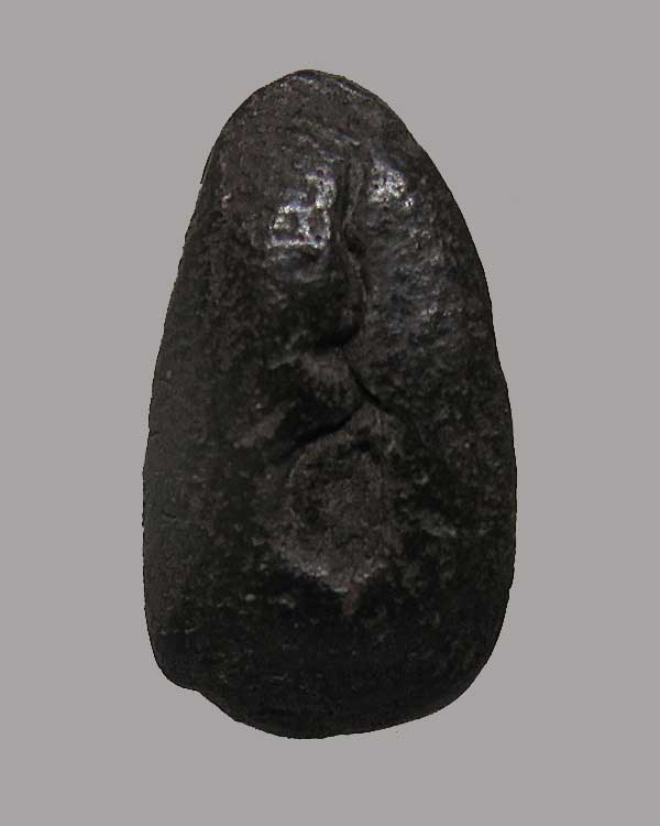 พระเม็ดน้อยหน่า หลังอุ กรุวัดศาลาปูน จ.อยุธยา เนื้อดินเผาผสมใบลานสีดำ