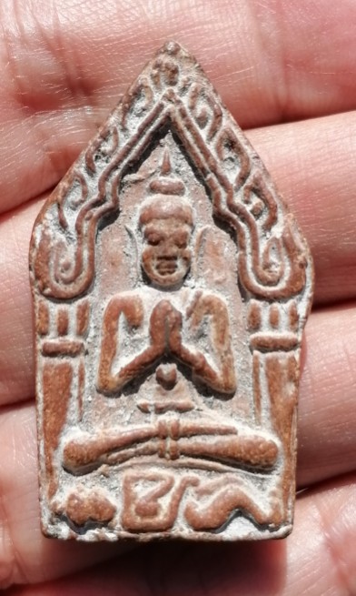 ขุนแผนปลุกกุมาร​ หลังยันต์(นะ)​กันปืน เนื้อดิน หลวงพ่อกวย​ วัดโฆษิตาราม​ ยุคต้น เคาะเดียว    