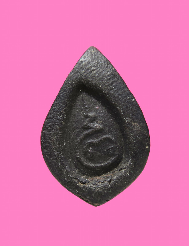 พระปิดตาเนื้อผงคลุกรัก