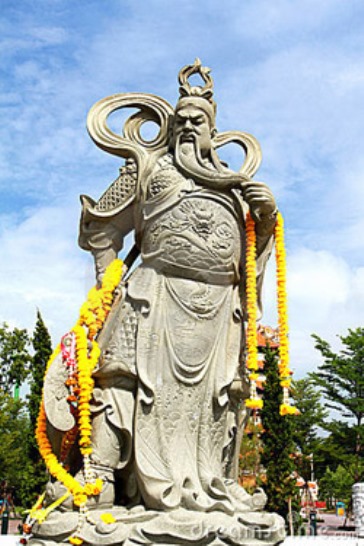 **เบาๆ**เหรียญรุ่น ๑ เทพเจ้ากวนอู หลังยันต์แปดทิศ ปี๒๕๔๔ เทพแห่งความภักดีและซื่อสัตย์**กะไหล่ทอง สวย