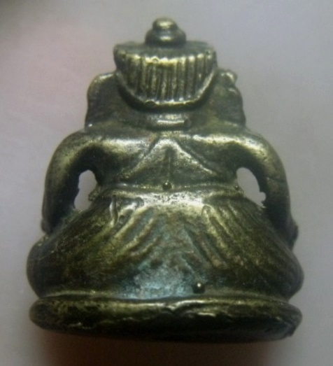 **เบา​ๆ​**รูปหล่อลอยองค์พระพิฆเนศ เนื้อทองผสม เก่า ไม่ทราบที่**เนื้อจัด สวยๆ เชิญชมครับ  