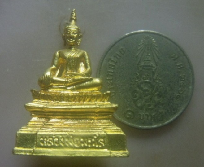 **เบา​ๆ​**รูปหล่อหลวงพ่อพระใส รุ่นสไบทิพย์ วัดโพธิ์ชัย จ.หนองคาย ปี ๒๕๔๙**สวยๆ 