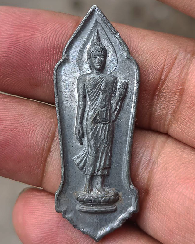 21.พระลีลา 25 พุทธศตวรรษ เนื้อชิน พิมพ์รองเท้าบูทข้างเดียว