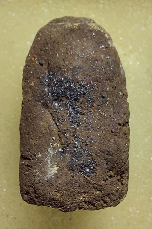 พระผงเนื้อว่านหลวงปู่ทวด วัดพระมหาธาตุวรวิหาร จ.นครศรีธรรมราช ปี 2554 รุ่นบารมีมหาราช พิมพ์พระรอด 