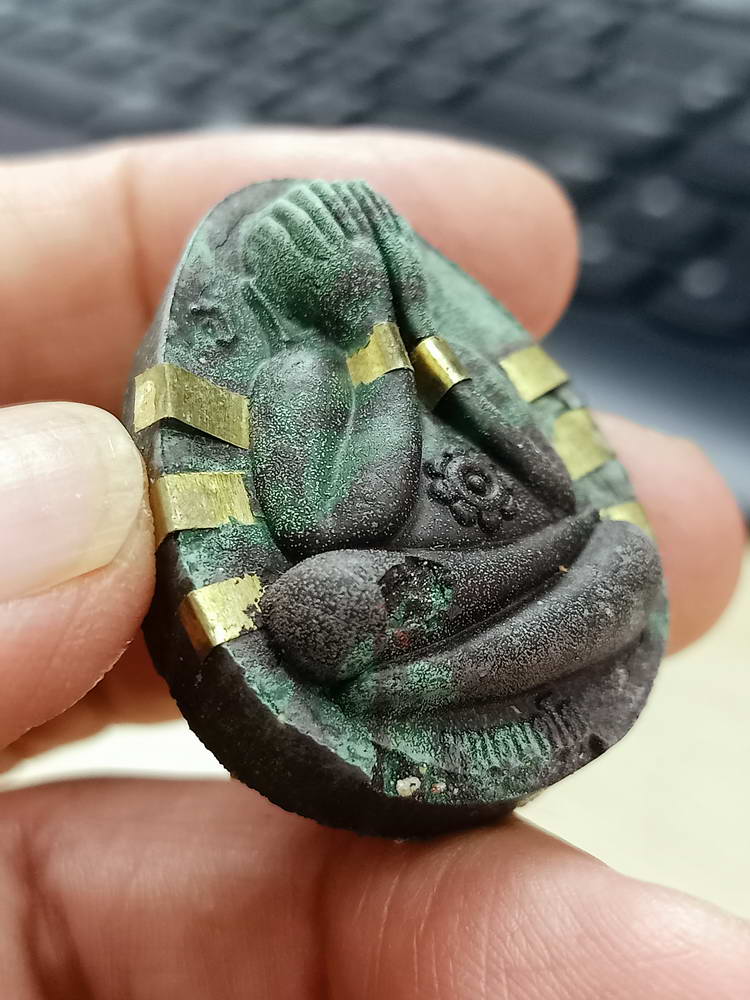 4-746 พระปิดตาจัมโบ้ปลดหนี้ รุ่นมหาเฮง หลวงปู่จื่อ วัดเขาตาเงาะอุดมพร ชัยภูมิ 2565 หมายเลข 18