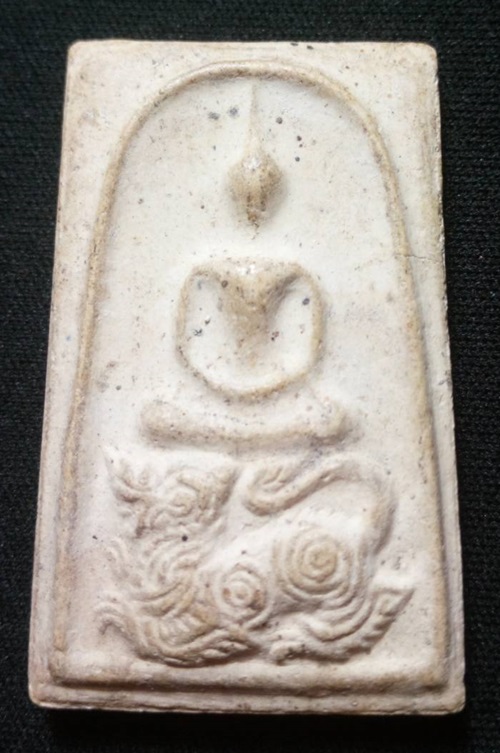 พระสมเด็จทรงสิงห์หลังเรียบ