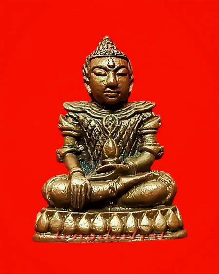 พระชัยวัฒน์ตะละกุล(พระชัยวัฒน์จักรพรรดิ์) หลวงพ่ออุตตมะ วัดวังก์วิเวการาม จ.กาญจนบุรี สวยมากค่ะ