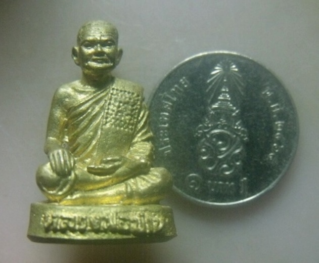 **เบาๆ**รูปหล่อหลวงพ่อปาน วัดบางนมโค จ.อยุธยา**สวยๆ เชิญชมครับ