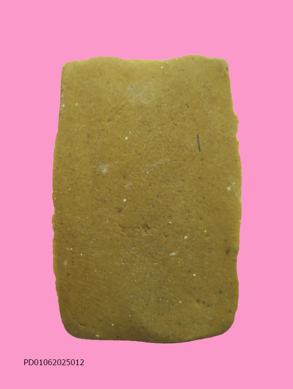 พระพุทธประทับใบโพธิ์ เนื้อผงน้ำมีเกสา 