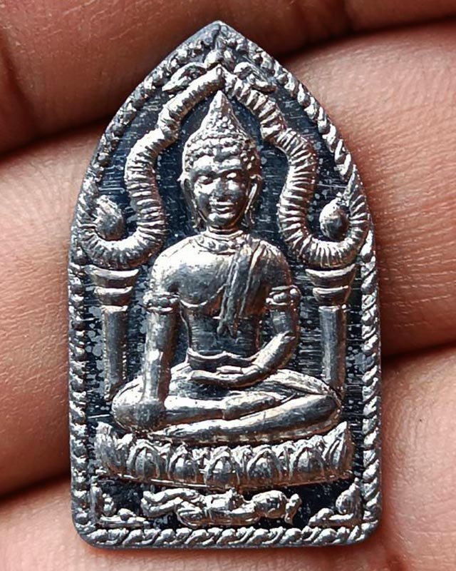 1.พระยอดขุนพลปั๊ม หลวงพ่อฑูรย์ วัดโพธินิมิตร เนื้อชินพิมพ์เล็ก พ.ศ. 2527 สูง 3 ซ.ม. สร้างจากเนื้อชิน