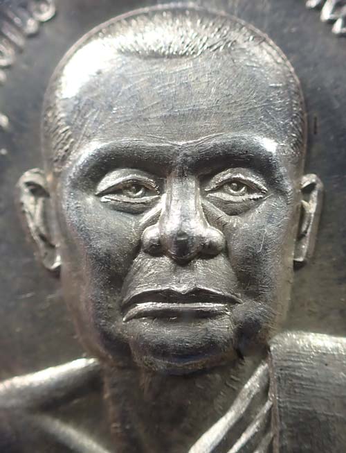 เหรียญหลวงปู่ชา วัดหนองป่าพง เนื้อเงิน+เลี่ยมเงินแท้ สภาพแชมป์ประเทศไทย+บัตรรับรองพระแท้*66