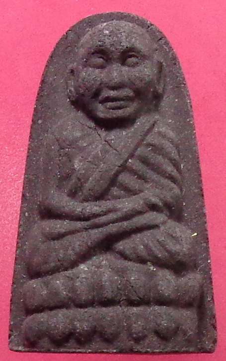 หลวงปู่ทวด พิมพ์พระรอดเนื้อดิน เปิดราคาเบาๆ สวยครับ