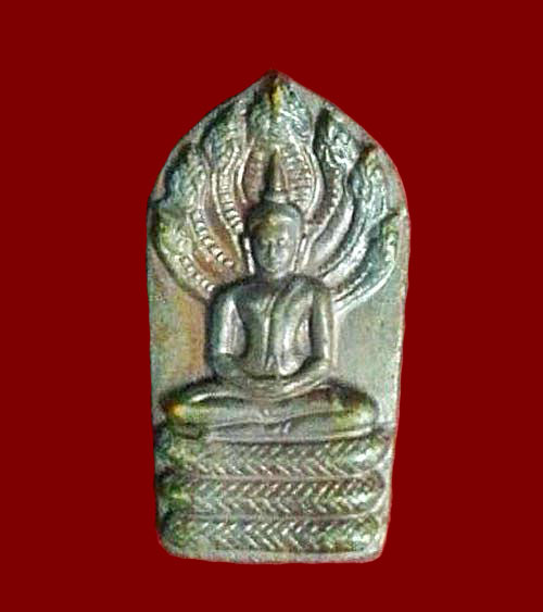 ปรกใบมะขาม หลังยันต์นะ (( รุ่น 3 )) หลวงพ่อคูณ วัดบ้านไร่ เนื้อทองแดงผิวไฟ ปี 2530 สภาพสวย จมูกโด