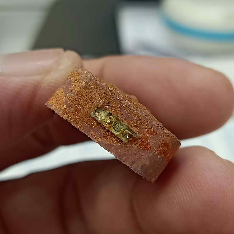 รุ่นแรก พระผงเจ้าสัว 5 แผ่นดิน ทีม 11 เสือสร้าง หลวงพ่อพัฒน์ วัดห้วยด้วน จ.นครสวรรค์ เนื้อผงว่าน