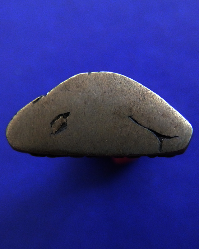 หลวงพ่อเดิม รุ่นช้างคู่ เนื้อขันลงหิน ออกวัดท้ายน้ำ จ.พิจิตร ปี 2526 สร้างตามจำนวนปีที่สร้าง 2525 อง