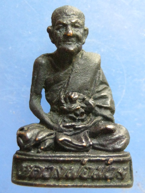 รูปหล่อ หลวงพ่อม่วง วัดบ้านทวน กาญจนบุรี