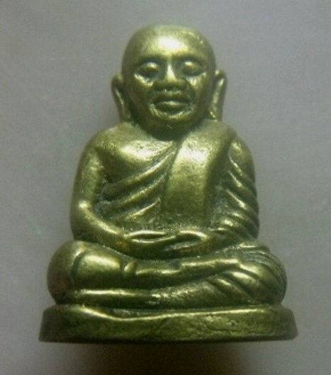 **เบา​ๆ​**รูปหล่อหลวงพ่อเงิน รุ่นมีเงิน วัดบางคลาน จ.พิจิตร**สวยๆ เชิญชมครับ 