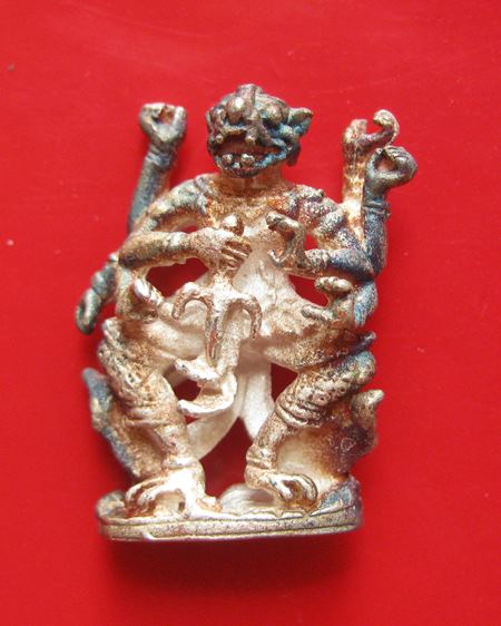 หนุมานหล่อโบราณ 8 กร รุ่นแรก เนื้อเงิน หลวงพ่อแล วัดพระทรง จ.เพชรบุรี ปี 50 