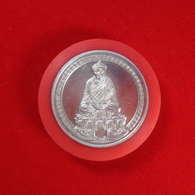 เหรียญไต้ฮงกง พิมพ์ 2 หน้า วัดหัวลำโพง จ.กรุงเทพฯ ปี 2537 เนื้อกะไหล่เงิน ขนาด 3 ซม. สวยครับ