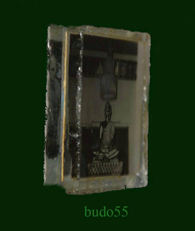 รูปอัดกระจกหลวงพ่อเงิน หลังหลวงพ่อเพชร วัดบางคลาน ภาพขาวดำ