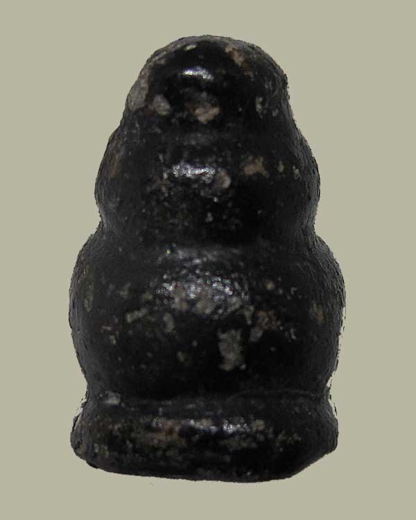 หายาก !!! พระปิดตานั่งยอง "พะพือ" หลวงปู่โทน วัดบูรพา จ.อุบลราชธานี  เนื้อผงจุ่มรัก