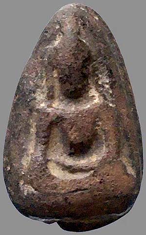 *เม็ดน้อยหน่า กรุวัดศาลาปูน อยุธยา พิมพ์หมวกชีโบ(นิยม) เนื้อดินผสมใบลาน*