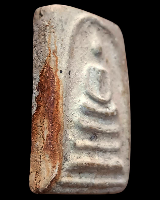 สมเด็จหลังจารยันต์ ขนาดประมาณ 3.5 x 2 ซ.ม.เก่าเก็บหลายสิบปี ไม่ทราบเกจิสร้าง