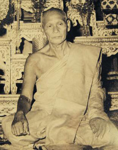 พระสมเด็จพิมพ์ฐานขาโต๊ะ เนื้อผงน้ำมัน หลังยันต์ใบพัด หลวงปู่ธูป วัดแค นางเลิ้ง ปี 2504 หลวงพ่อเงินร่