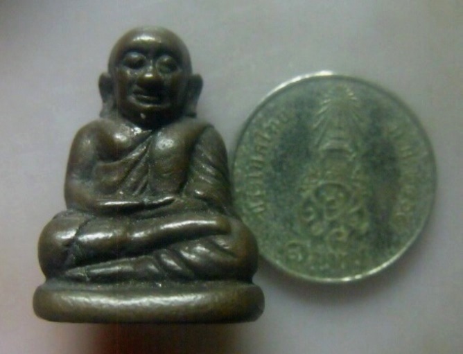 **เบา​ๆ**รูปหล่อหลวงพ่อเงิน หลวงพ่อทวีศักดิ์ (เสือดำ) ออกวัดต้นชุมแสง อ.ตะพานหิน จ.พิจิตร**ตอกโค้ด  