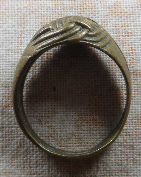 แหวน (ไม่ทราบที่) 