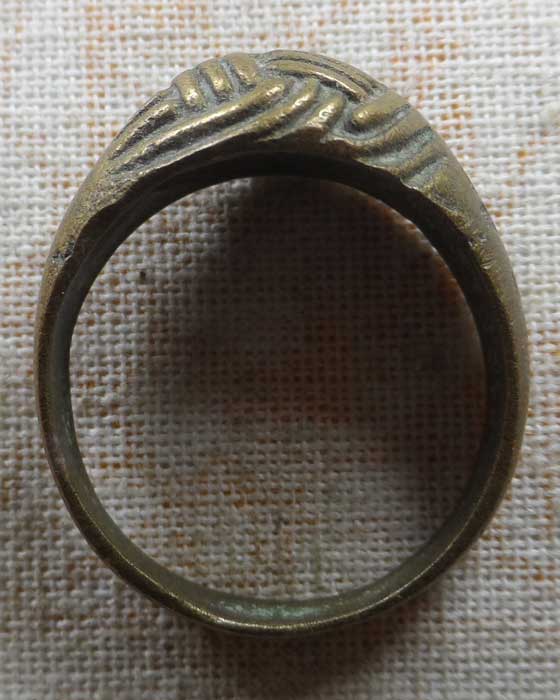 แหวน (ไม่ทราบที่) 